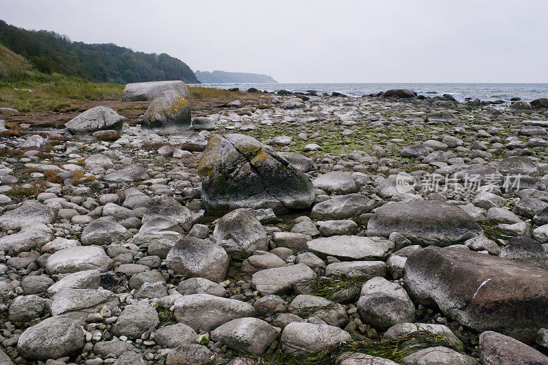 德国岛Kap Arkona的岩石海岸Rügen